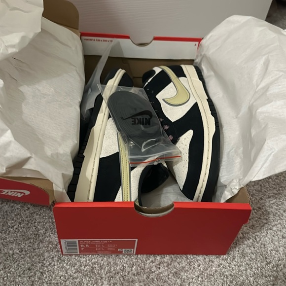 Nike Shoes - Nike Dunk Low LX